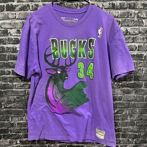 Mitchell & Ness Ray Allen Milwaukee Bucks #34 Hardwood Classics Nostalgia tee!